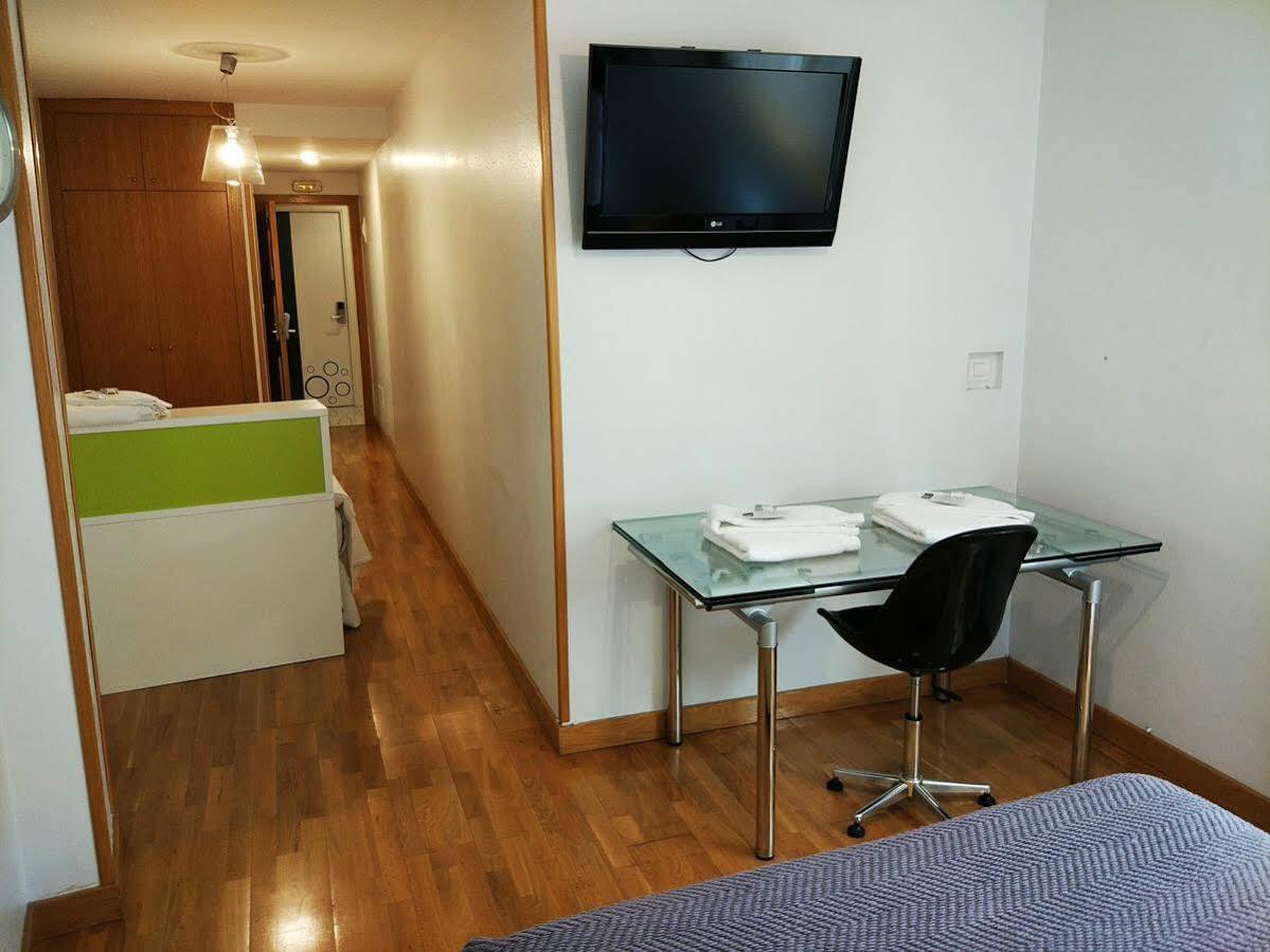 Hotel Ofi A Coruña Zewnętrze zdjęcie