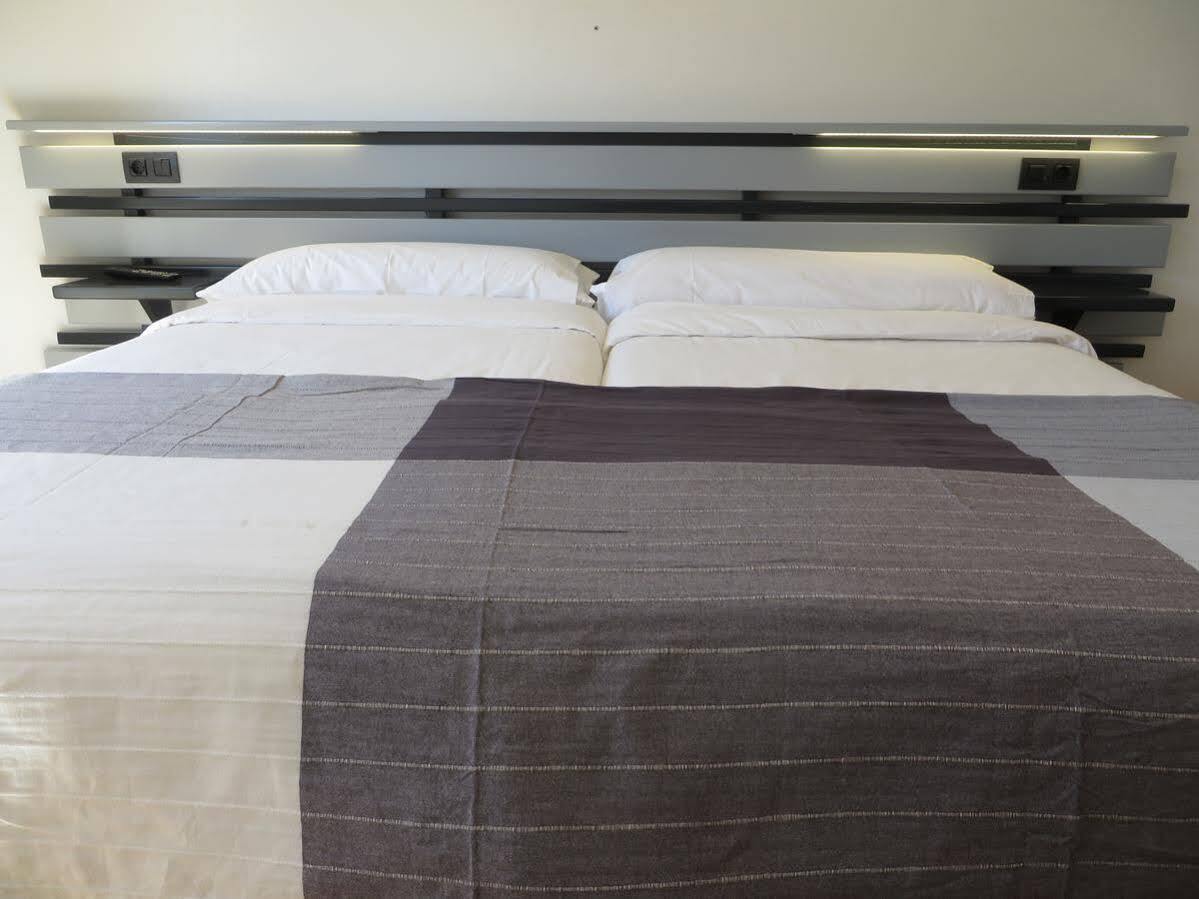 Hotel Ofi A Coruña Zewnętrze zdjęcie